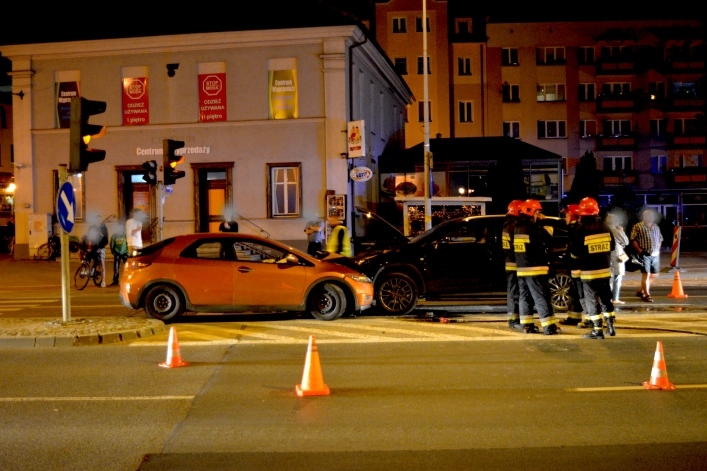 Zderzenie samochodów na ulicy Hetmańskiej. Ucieczka z miejsca zdarzenia!