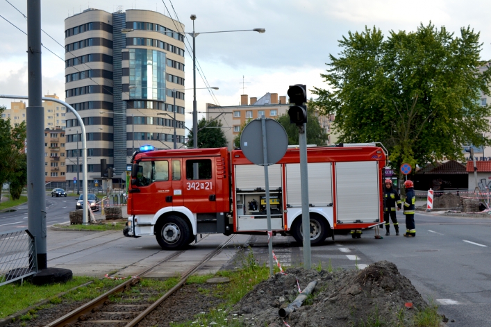 Zderzenie toyoty i fiata na ul. płk. Dąbka. Dwie osoby w szpitalu (+ zdjęcia)