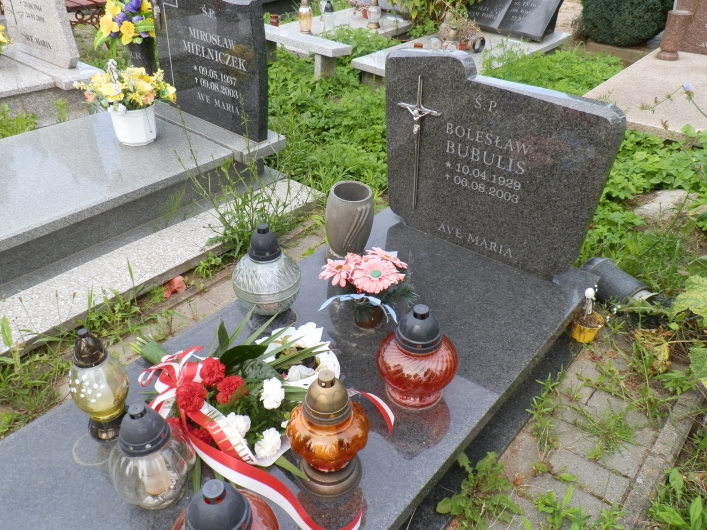 Złożyli kwiaty  na grobach skazanych w Sprawie Elbląskiej