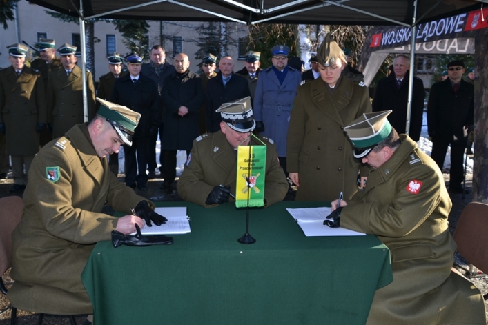 Zmiana warty w gołdapskim garnizonie.