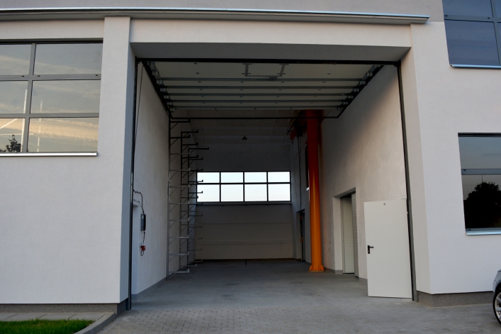Zmodernizowany hangar Jachtklubu Elbląg to obiekt, z którego żeglarze mogą być dumni 