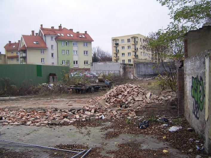 Znikają pustostany przy ul. Winnej