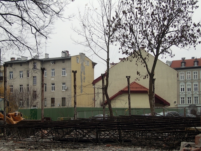 Znikają pustostany przy ul. Winnej