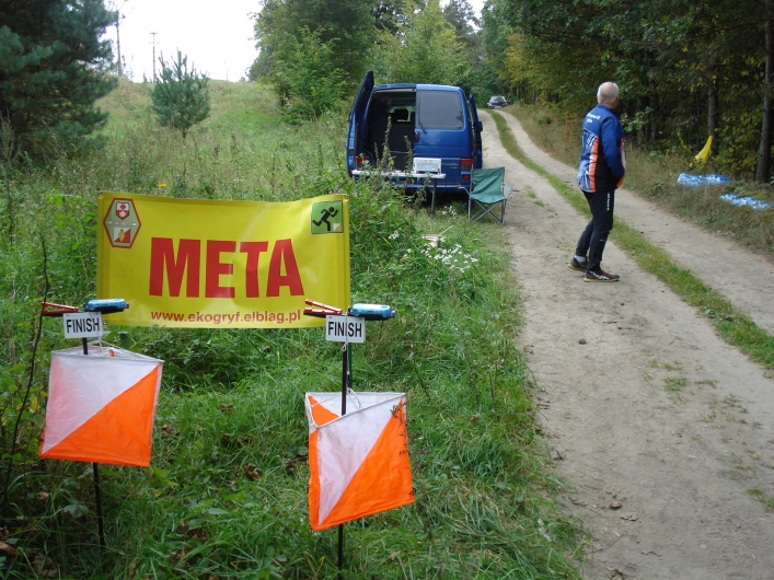 Żołnierze 16 PDZ biegają na orientację