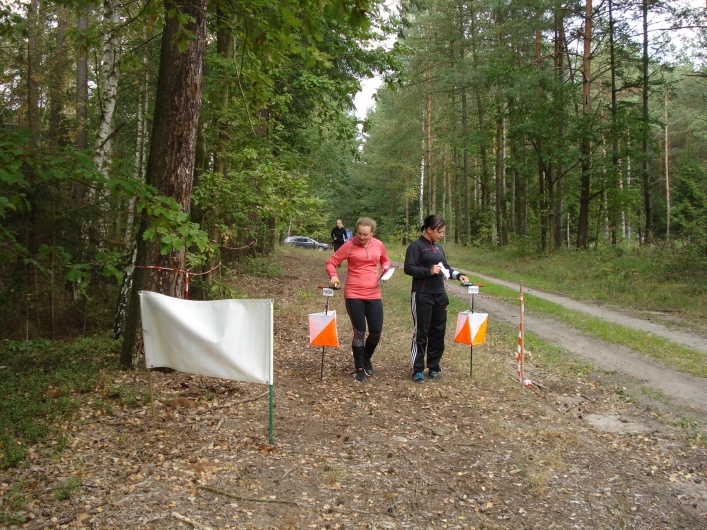 Żołnierze 16 PDZ biegają na orientację