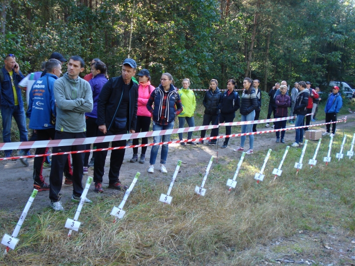Żołnierze 16 PDZ biegają na orientację