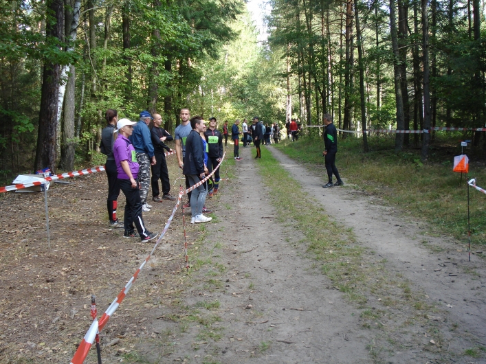 Żołnierze 16 PDZ biegają na orientację