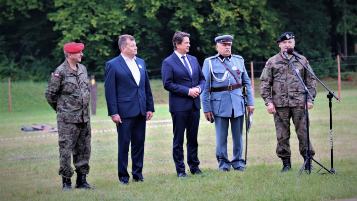 Żołnierze 43 Batalionu Lekkiej Piechoty w Braniewie na podium Powiatowego Turniej Strzelectwa Sportowego