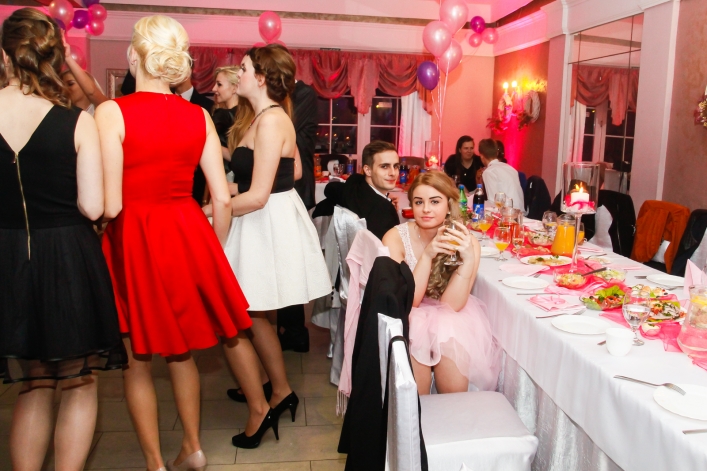 ZSEiO swoją Studniówkę ma za sobą – zobacz zdjęcia!