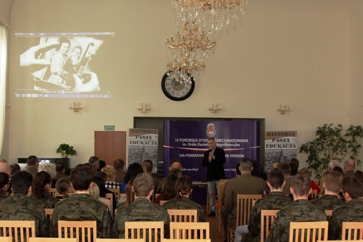 „KATYŃ 1940 – PAMIĘTAMY” w Klubie 16 PDZ.