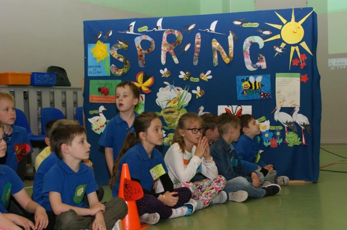 „Spring Day”, czyli wiosennie, kolorowo i językowo w SP nr 11