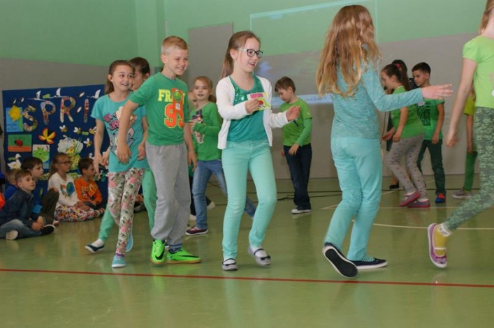 „Spring Day”, czyli wiosennie, kolorowo i językowo w SP nr 11
