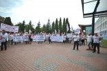 Związkowcy z Solidarności oprotestowali wizyte Donalda Tuska w Elblągu 