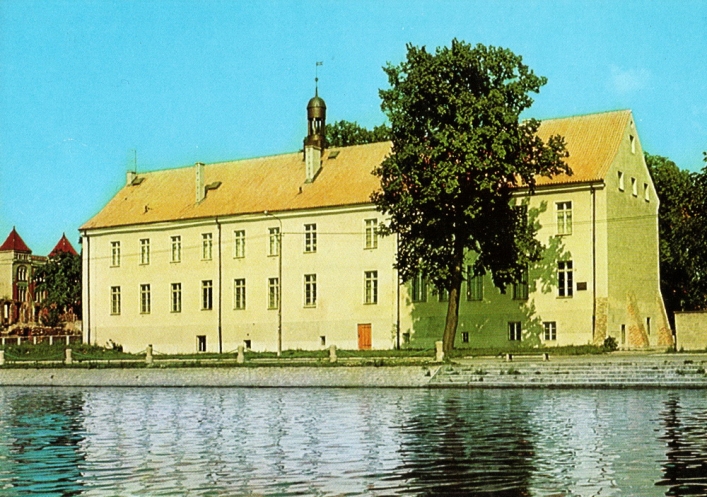 Lata 1972-1974, Budynek dawnego gimnazjum, obecnie muzeum.