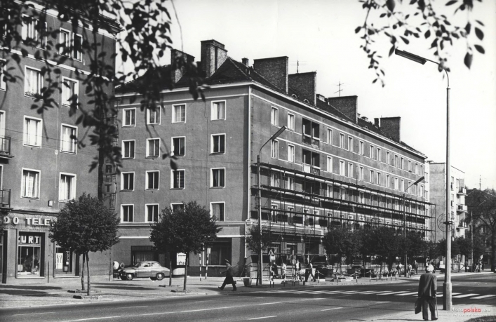 1978, Nowe elewacje na budynkach przy ul. Hetmańskiej w Elblągu.