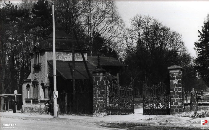 1978, Ulica Mazurska z widoczną południowo-zachodnią częścią parku Modrzew. Widoczny budynek to dom eklektyczny z elementami neorenesansowymi.