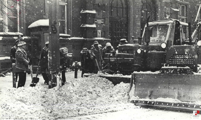 1979, Odśnieżanie ulicy Pocztowej w 1979 r