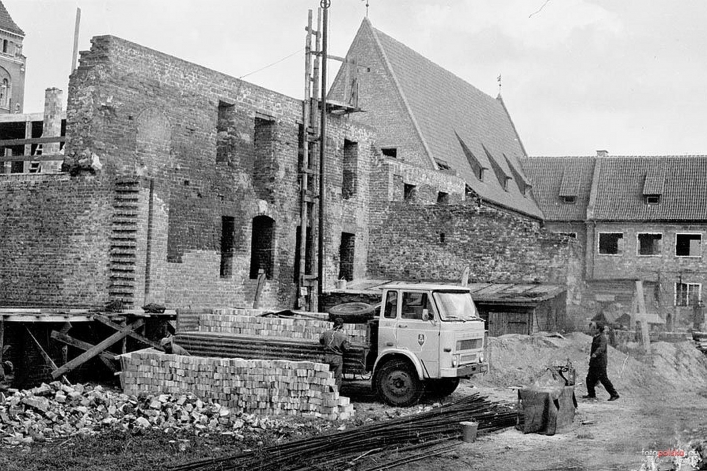 Lata 1970-1978, Stare Miasto w Elblągu - Wojewódzka Biblioteka Publiczna im. Cypriana Kamila Norwida