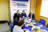 Platforma podsumowuje 100 dni rządu PiS