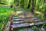 Zaniedbany pomnik podobozu Spittelhof